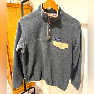 Patagonia Synchilla in grey with peach and pink detail- Small